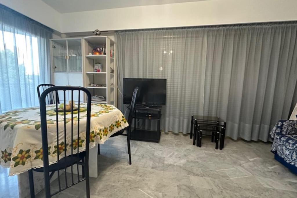 Charming corner 2 rooms of 51 m2 in Antibes - 4