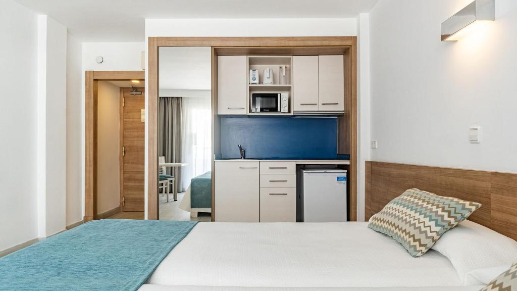 Globales Verdemar — Hotel rooms in Santa Ponca, Balearic Islands
