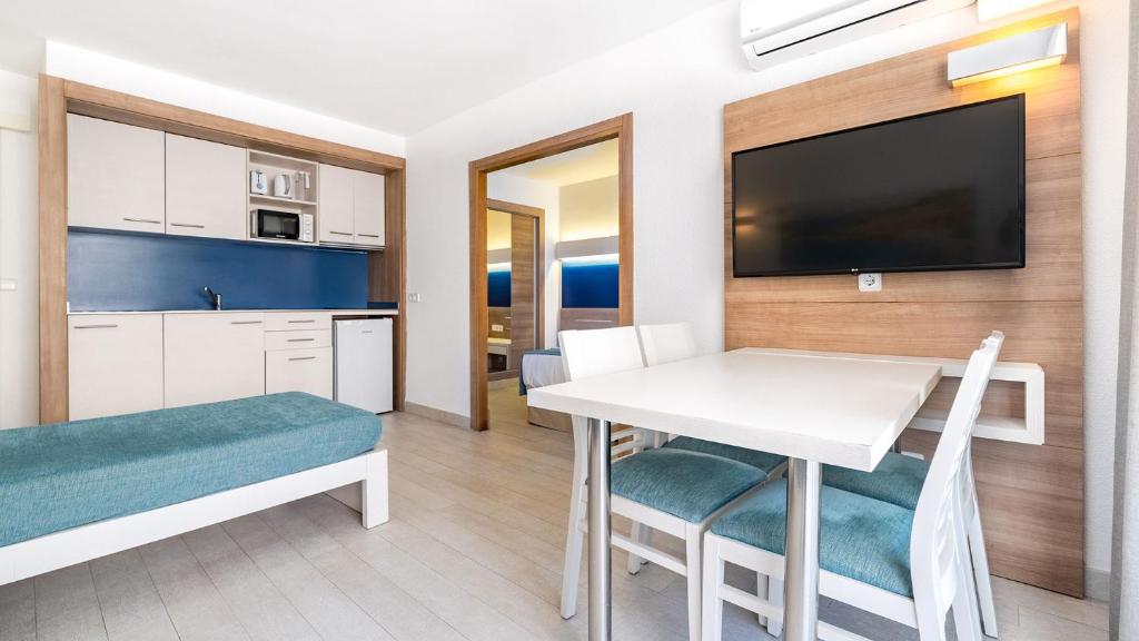 Globales Verdemar — Hotel rooms in Santa Ponca, Balearic Islands