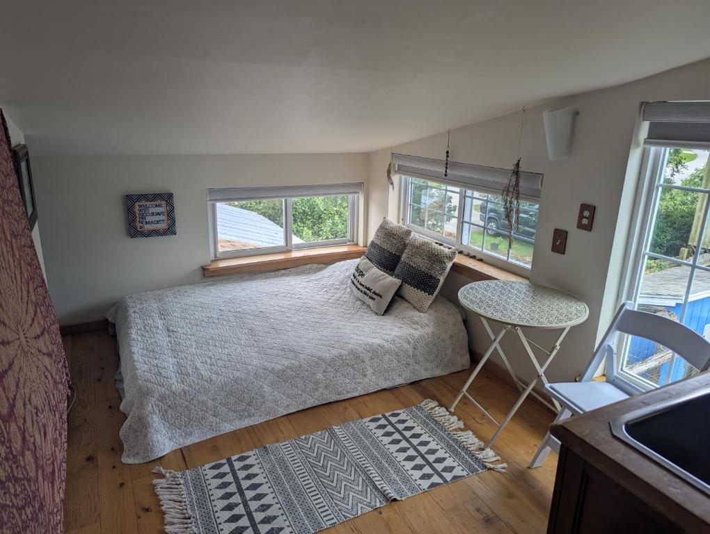 The Nest, Charleston