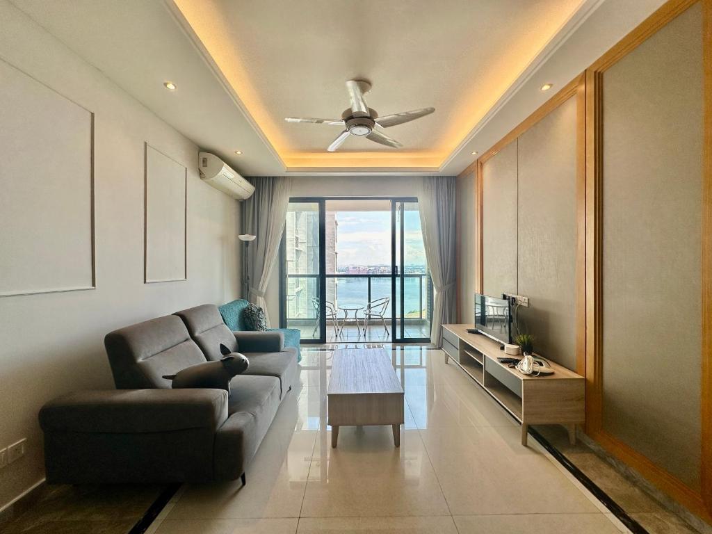 R&F Summer Suite 2B2B Walking to CIQ, Johor Bahru