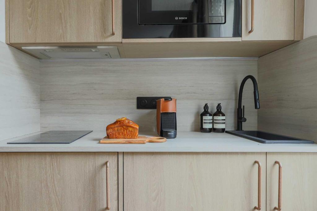Magnificent apartment -1BR-4P- Canal Saint-Martin - 2