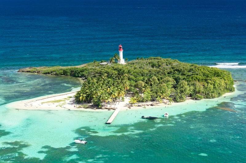 Front beach studio of ilet Gosier, Le Gosier