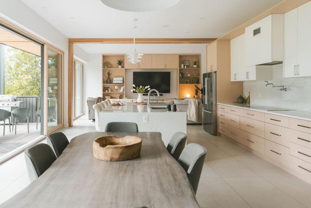 Camozzi Chalet by Revelstoke Vacations, Revelstoke