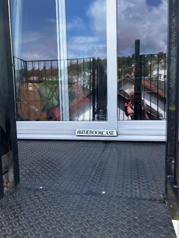 8b The Bookcase, Dawlish photo 7