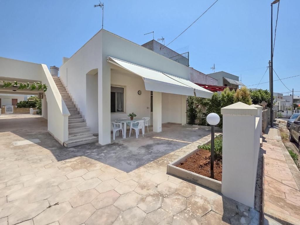 Lucretia's House - 4