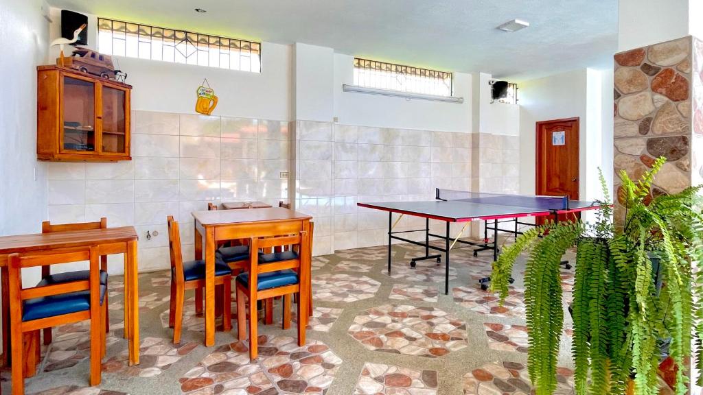 Hostal Laurita Beach - 2