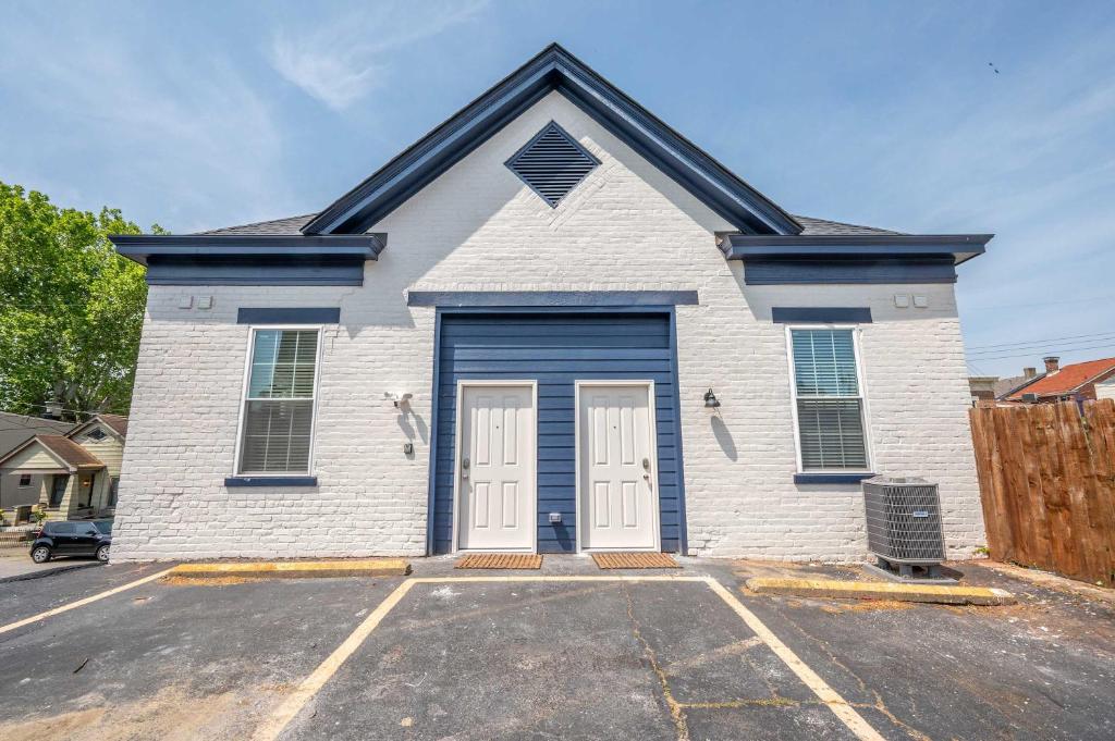 Covington Charm 202, Covington