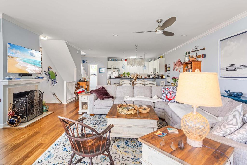 Whale of a Time - Waterfront Stay for 10 with Resort-style Amenities, Selbyville