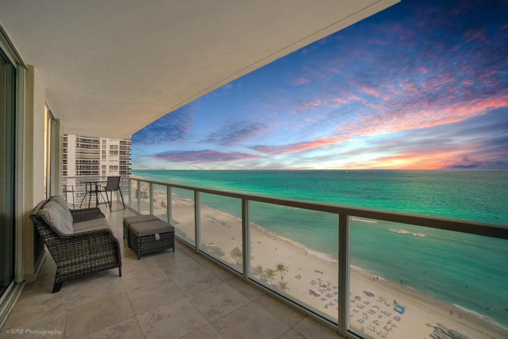 Balcony on the Ocean - Picture Perfect, Sunny Isles Beach