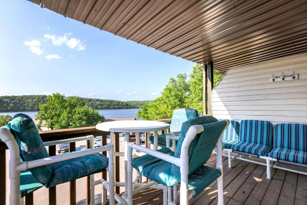 The Nook at Weston Point - Cozy Condo Getaway, Osage Beach