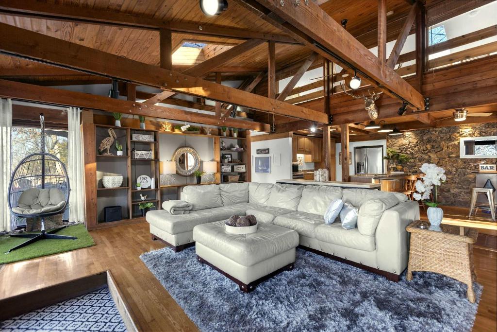 Cedar Nest - Experience Ozark Magic in Sunrise Beach, Sunrise Beach