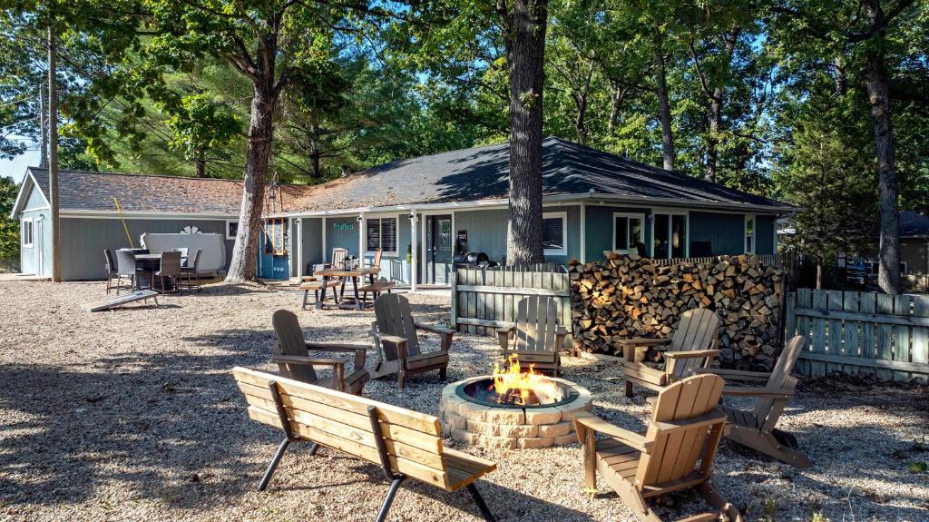 White Oak Landing - Spacious 6 BDR with Boat Slip, Sunrise Beach