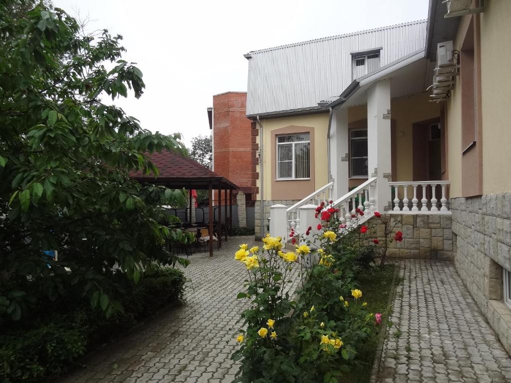 гостевой дом в геленджике в голубая бухта с бассейном. виноградарь 113 голубая бухта. гостевой дом голубая бухта. в лазаревском гостевой дом голубая бухта.