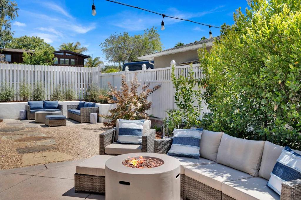 Mesa Cottage - Patio with BBQ and Firepit, Santa Barbara