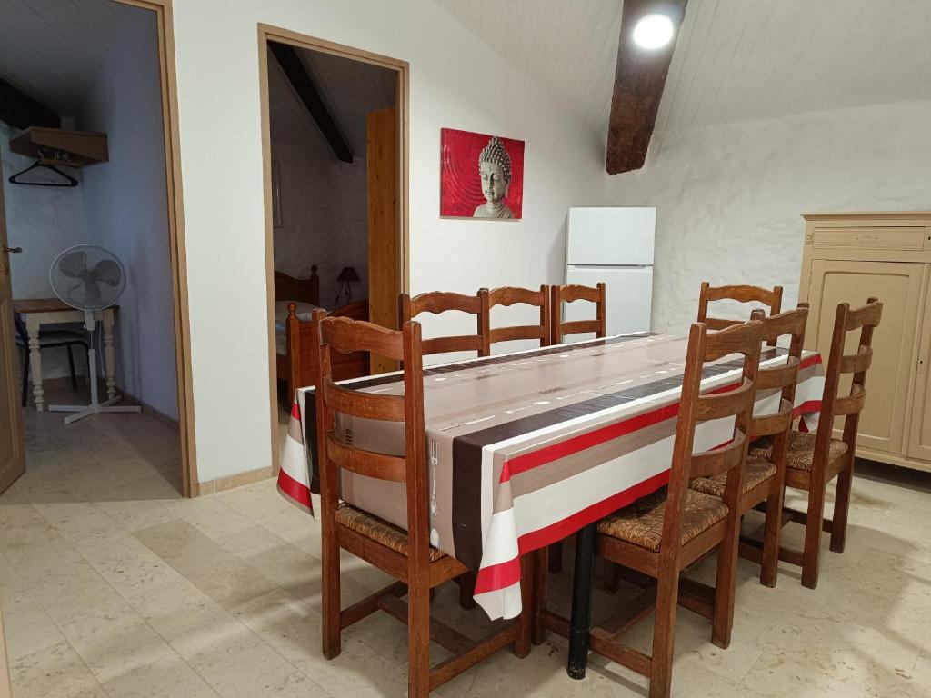 Gîte #10, 8 pers, Domaine De Ribiere, Grospierres