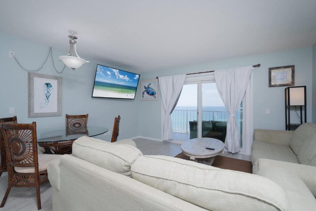 1BR Sleeps 5 at The Summit with Ocean Front Views, Panama City Beach