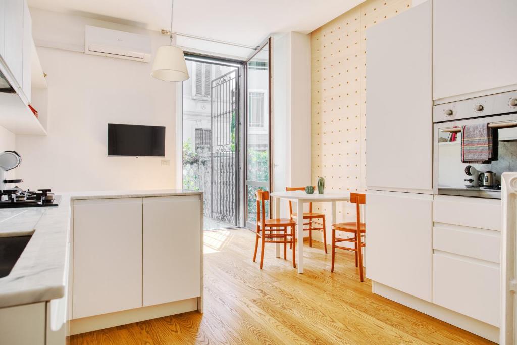 Just Urban Stays - 1BR Apt with Outdoor Space - 10 min Duomo by Tram - 2