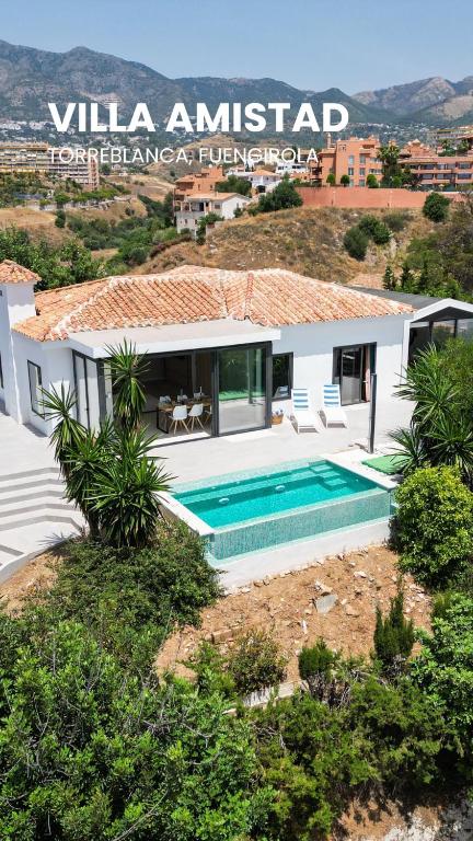 Villa Amistad in Fuengirola with private pool and sea views - 1