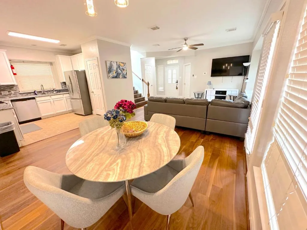 Spacious 5bed Houston Retreat Home，位于休斯顿的酒店