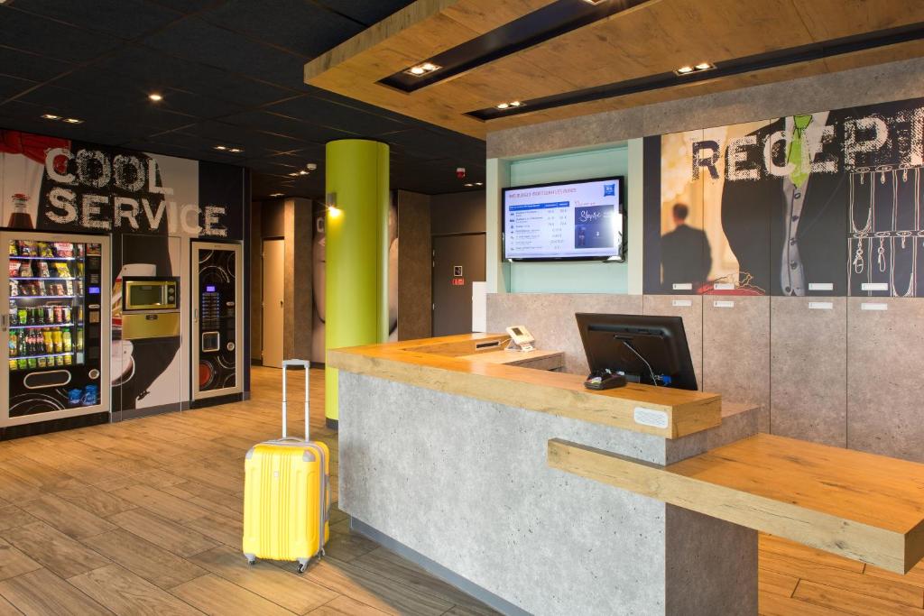 ibis Montceau-les-Mines photo