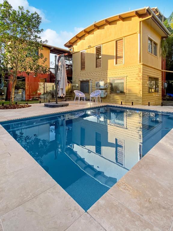 Tree-tops - Luxurious Coastal Villa with Plunge Pool, Evans Head