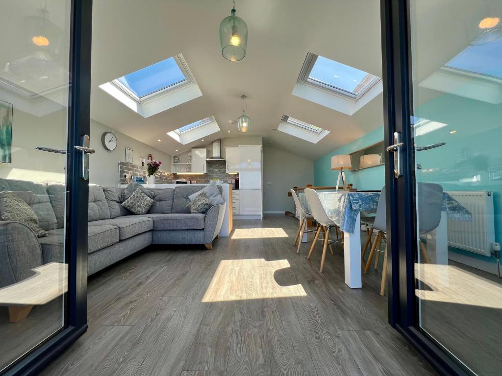 Lighthouse View 3 - Coastal Luxury on Quiet Holiday Park, Westward Ho