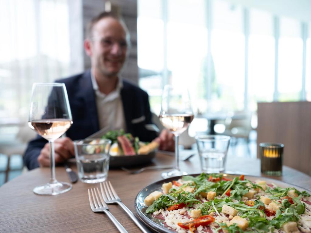 อาหารและเครื่องดื่ม