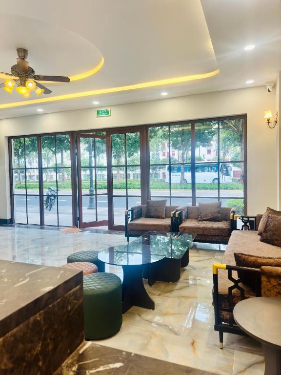 Momento Phu Quoc Hotel