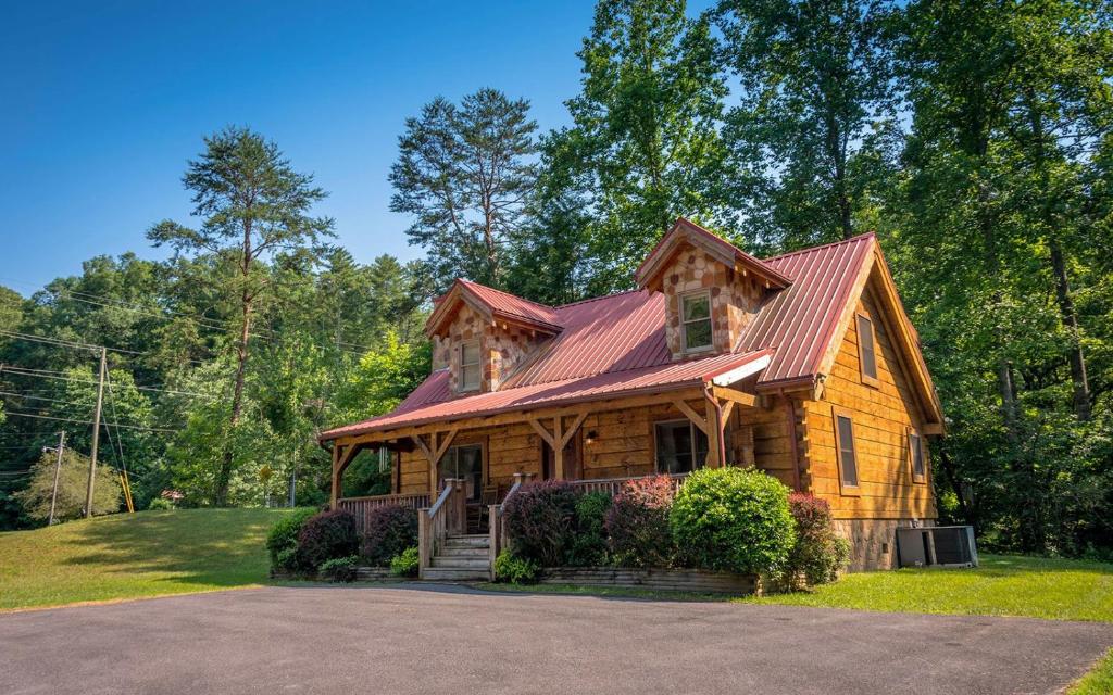 Holden On, Pigeon Forge