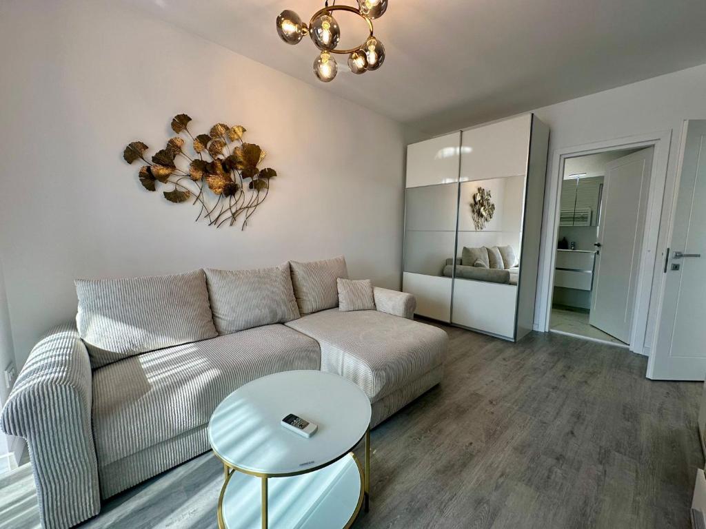 Nucleo Pipera, Voluntari