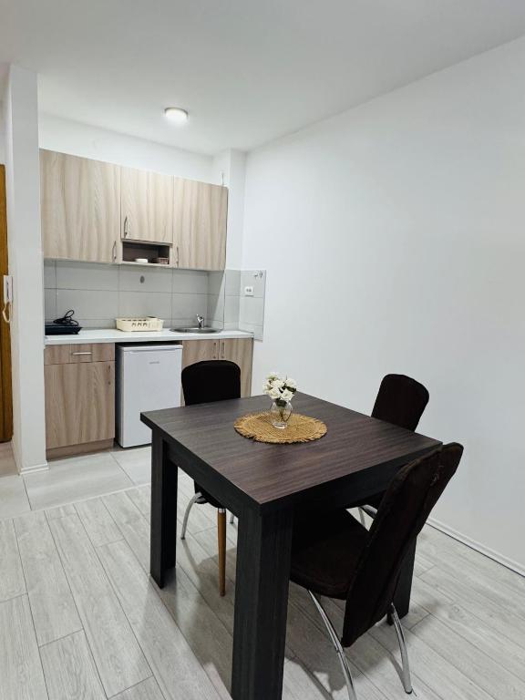 Aqua Apartments 3 - 2