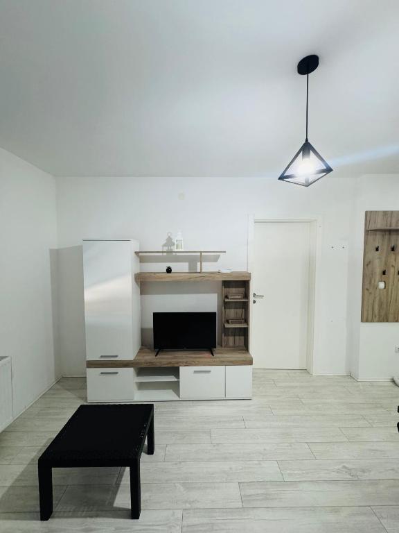 Aqua Apartments 3 - 5