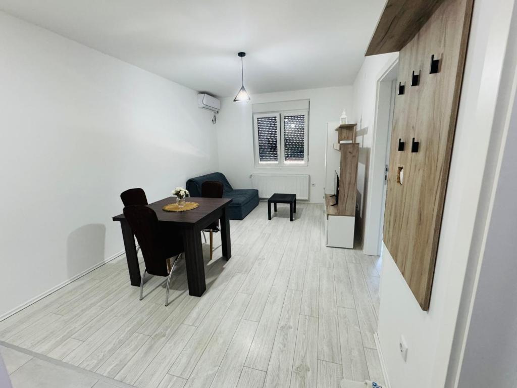 Aqua Apartments 3 - 3