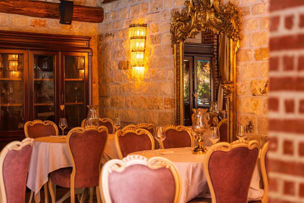 Achtis Hotel — Restaurant & bars in Afytos, Central Macedonia