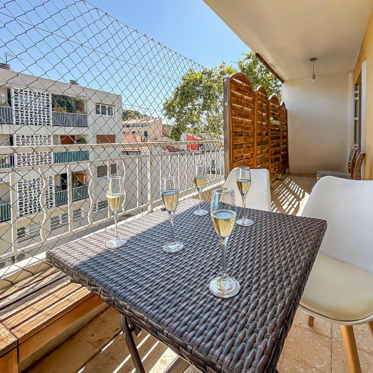 Balcon Sud, Parking Privé, 4 Chambres Proche Plage, Le Pradet