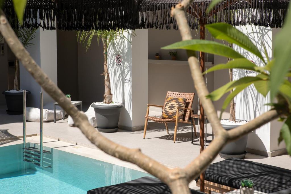 Ammos Suites — Swimming pool in Rethymnon
