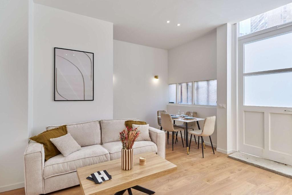 Elegant Apartment AC Buttes Chaumont, Paris