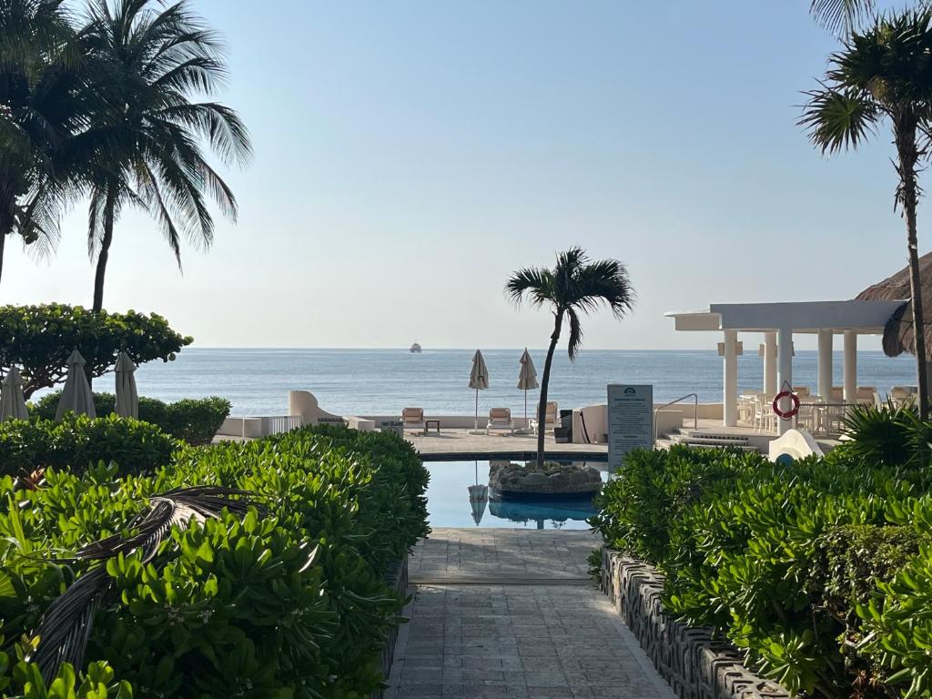 Beachfront 1 bedroom ocean view - 2