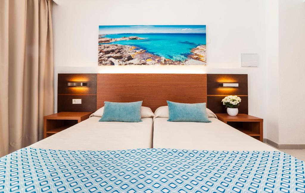 Globales Bouganvilla — Sa Coma, Balearic Islands