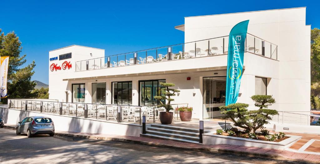 Globales Montemar — Hotel building in Santa Eulalia, Balearic Islands