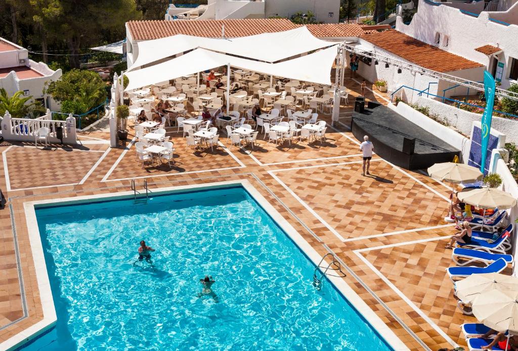 Globales Montemar — Swimming pool in Santa Eulalia, Balearic Islands