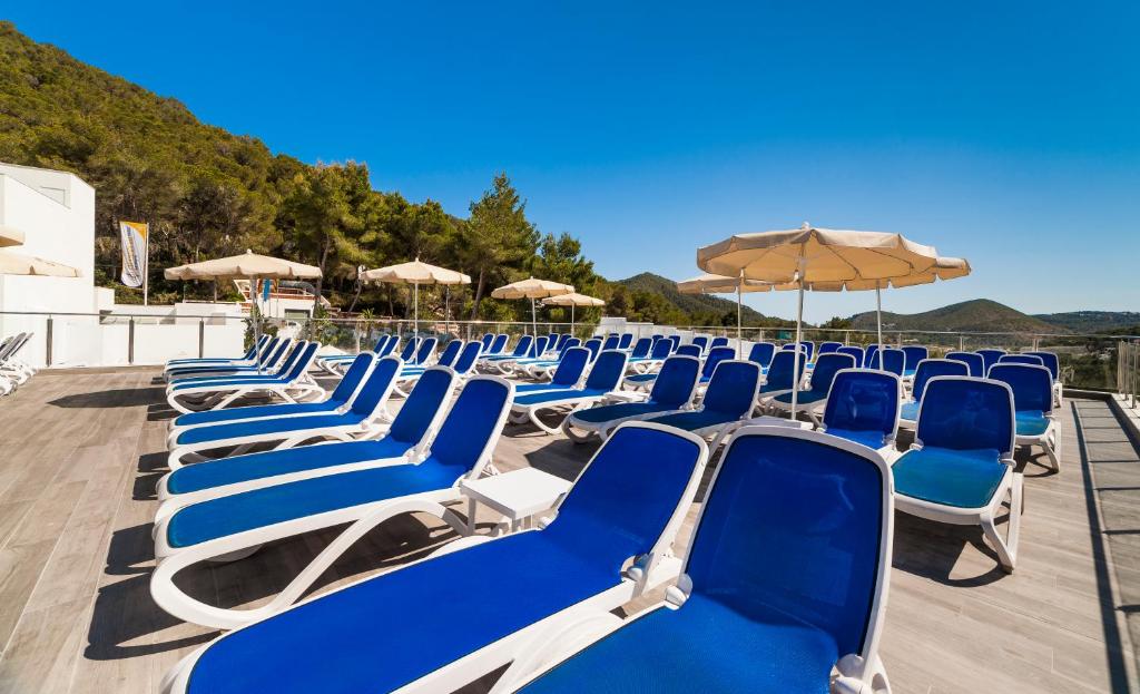 Globales Montemar — Beach in Santa Eulalia, Balearic Islands