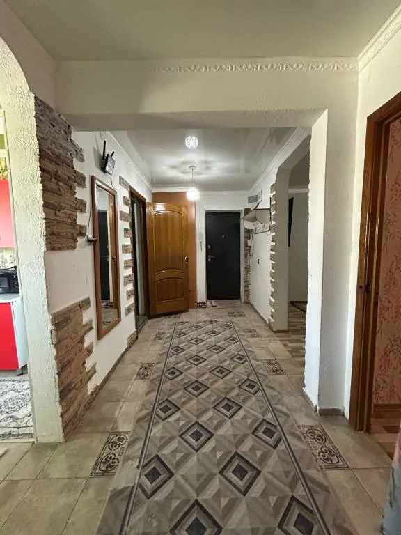 Двухкомнатная уютная квартира, hotel in Kyzylorda