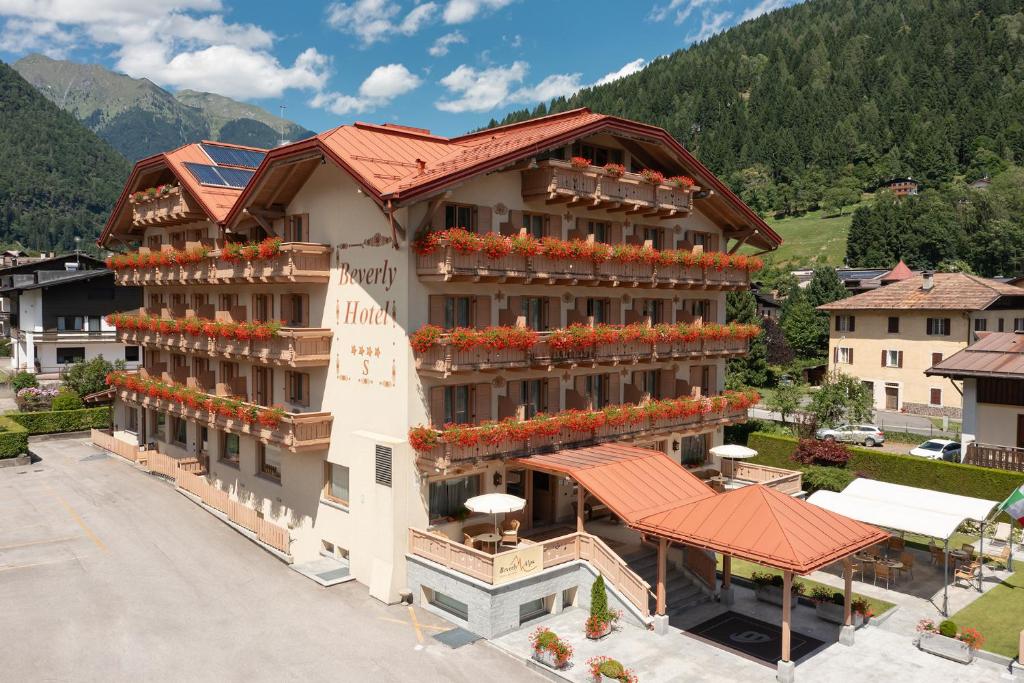 Beverly Alps Hotel & Spa - 3