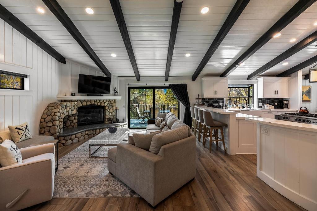 Arrowhead Lair, Lake Arrowhead