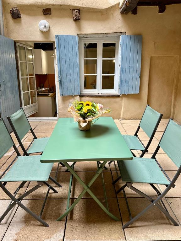 Une terrasse à 200m de la cathédrale - 4 personnes - logement entièrement rénové - 3