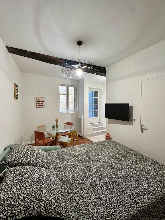 Une terrasse à 200m de la cathédrale - 4 personnes - logement entièrement rénové - 4