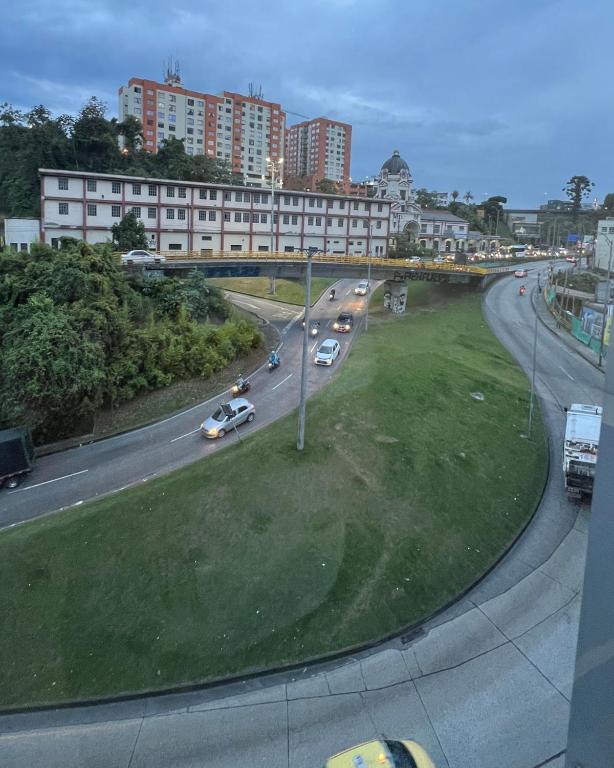 Urban Apartamentos Modernos Full Equipados de 2 y 3 habitaciones Sector CC Fundadores U Autónoma Manizales - 4