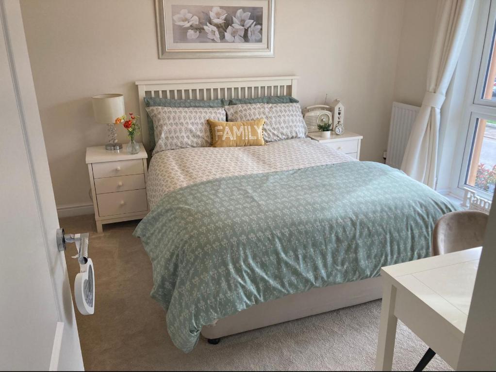 Room near M4, Great Western Hospital, Swindon